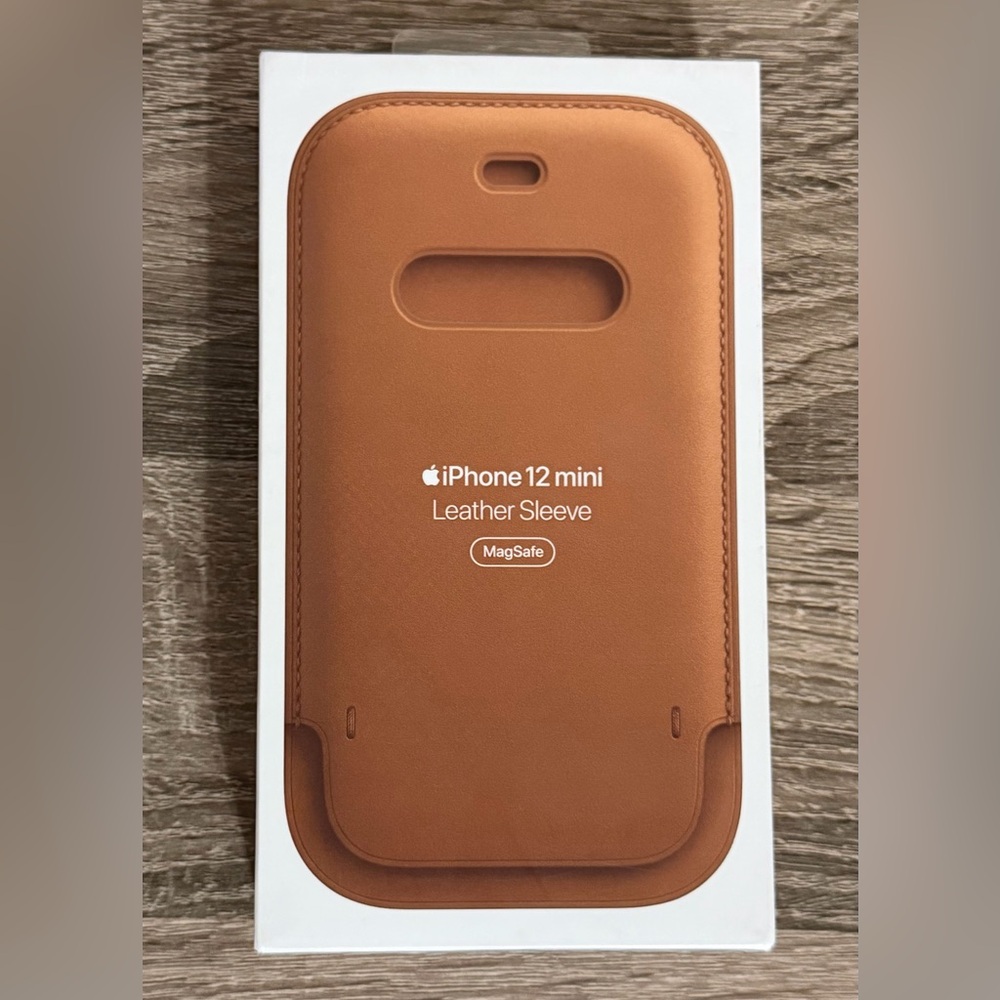 Apple iPhone 12 mini Leather Sleeve with MagSafe - Saddle Brown